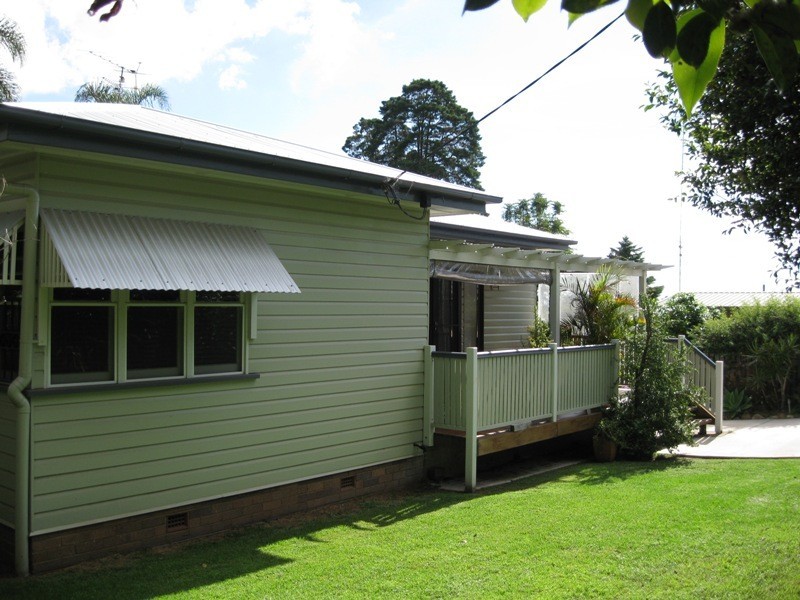 54a North Street, Mount Lofty QLD 4350