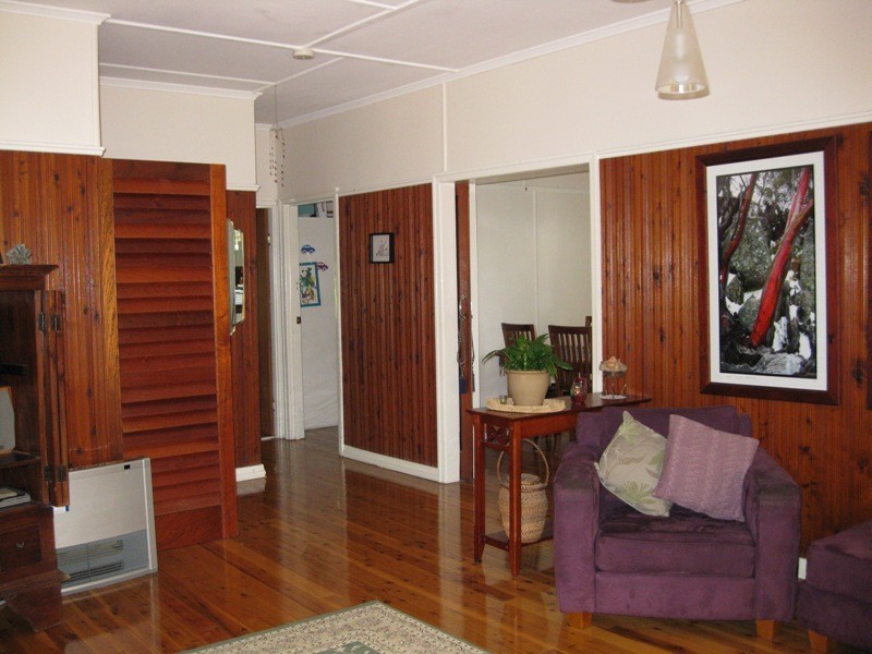 54a North Street, Mount Lofty QLD 4350