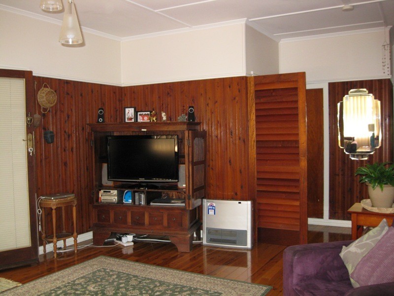 54a North Street, Mount Lofty QLD 4350