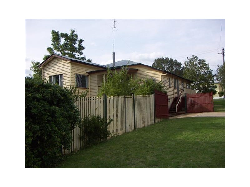 12 Lochel, Toowoomba QLD 4350