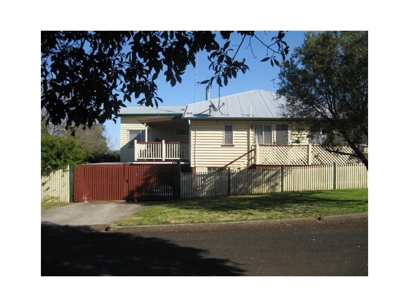 12 Lochel, Toowoomba QLD 4350