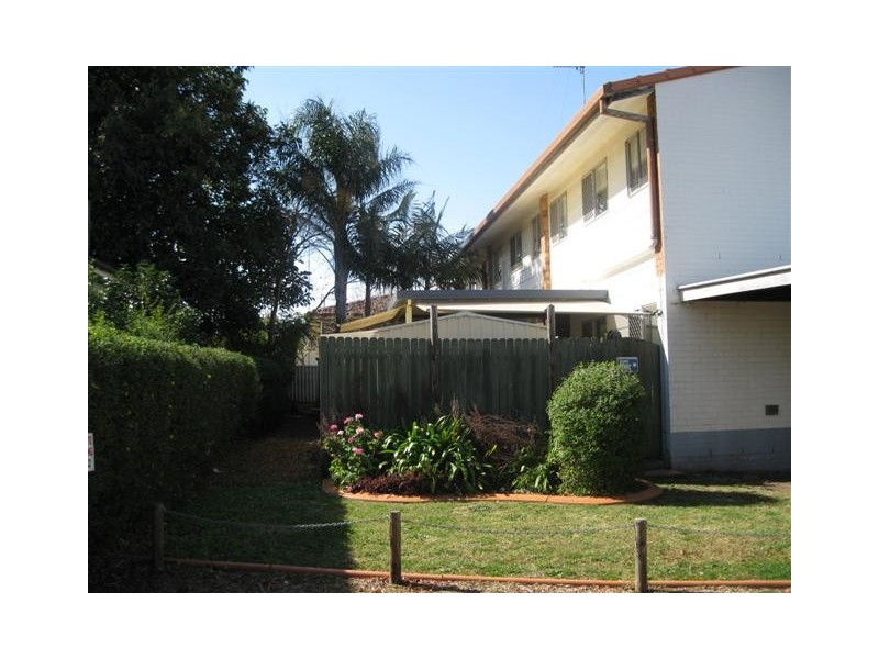 2/279b Alderley, Centenary Heights QLD 4350