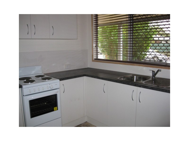 2/279b Alderley, Centenary Heights QLD 4350