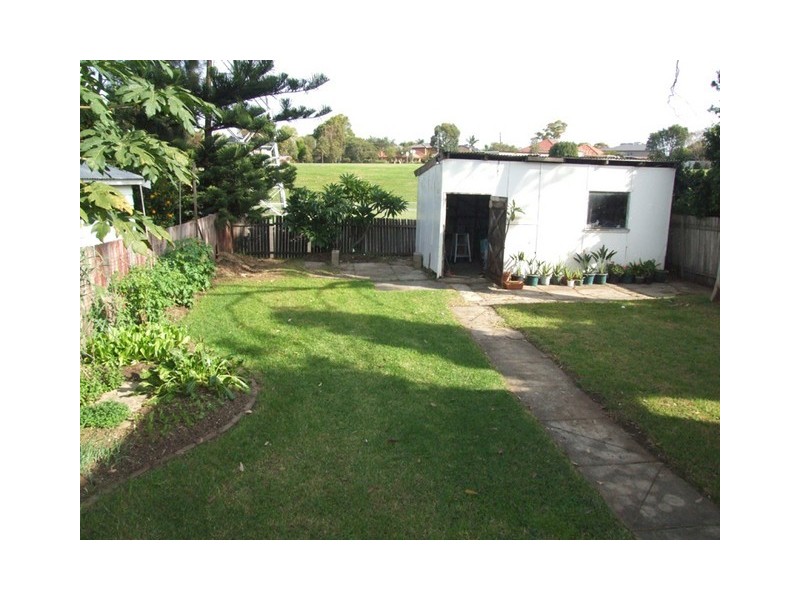42 Walsh Ave, Croydon Park NSW 2133