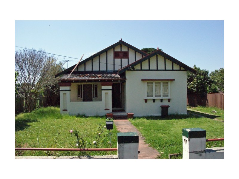 14 Beuachamp St, Wiley Park NSW 2195