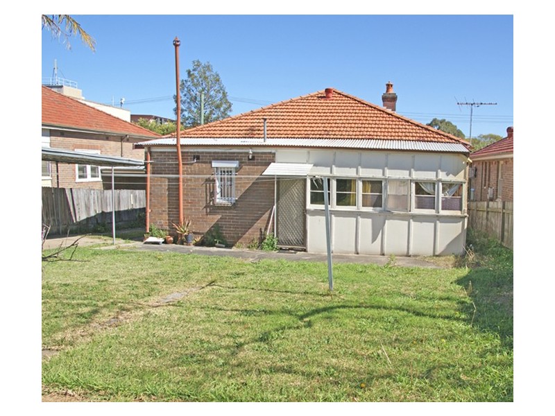 2 Quandong Avenue, Burwood NSW 2134