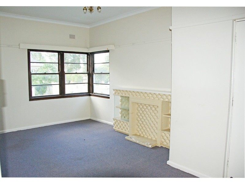 27 Ferrier Pde, Clemton Park NSW 2206