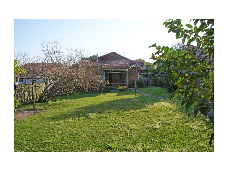 32 Vicliffe Avenue, Campsie NSW 2194