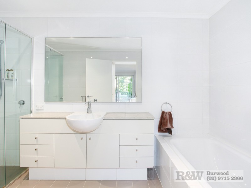 15/23 Peninsula Dr, Breakfast Point NSW 2137