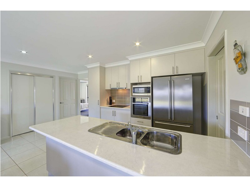 9 Whitesails Court, Innes Park QLD 4670