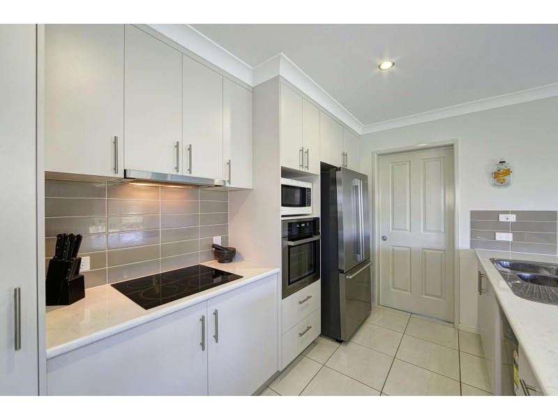 9 Whitesails Court, Innes Park QLD 4670