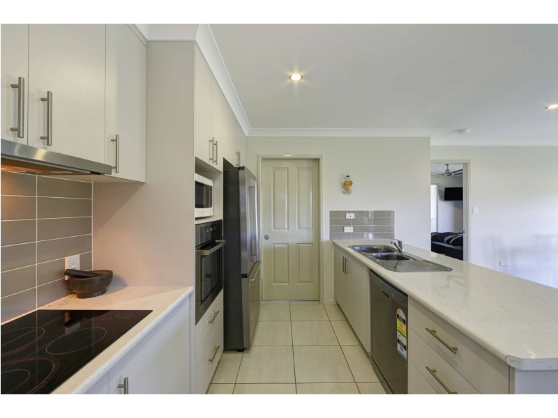 9 Whitesails Court, Innes Park QLD 4670
