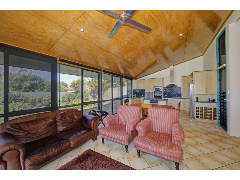 10 Lakeside Close, Bargara QLD 4670