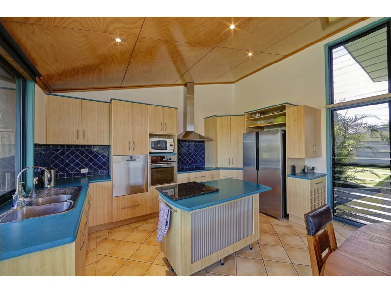 10 Lakeside Close, Bargara QLD 4670
