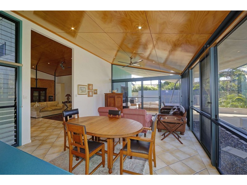 10 Lakeside Close, Bargara QLD 4670