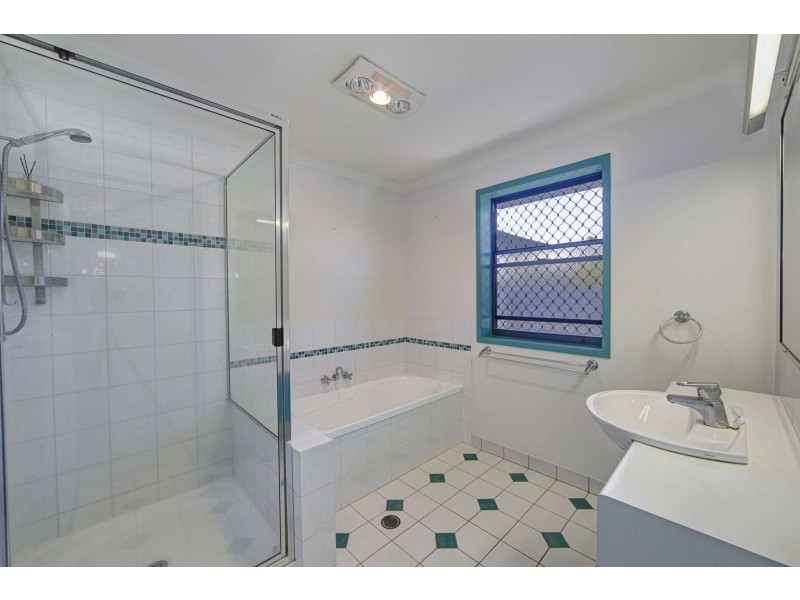 10 Lakeside Close, Bargara QLD 4670