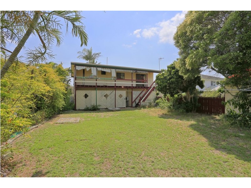 16 Esplanade, Innes Park QLD 4670