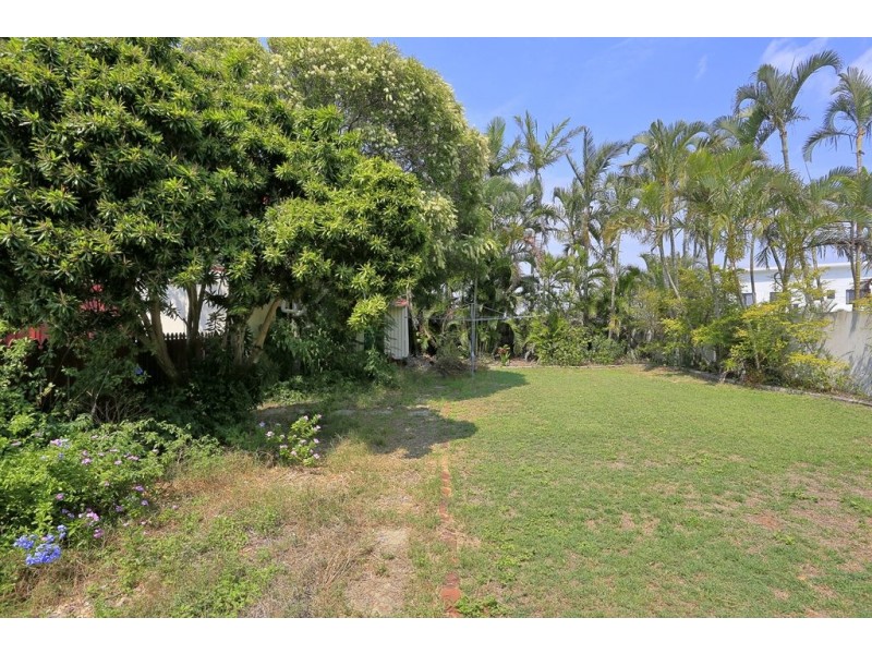 16 Esplanade, Innes Park QLD 4670