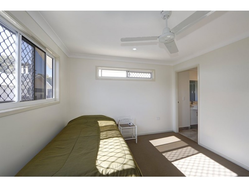 Villa 5 6 Back Hill Drive, Coral Cove QLD 4670