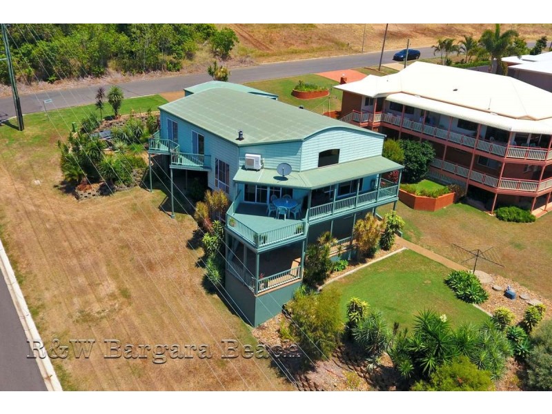 1 Hilltop Avenue, Qunaba QLD 4670