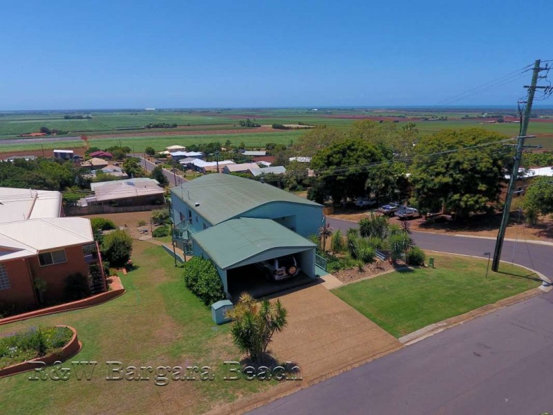 1 Hilltop Avenue, Qunaba QLD 4670