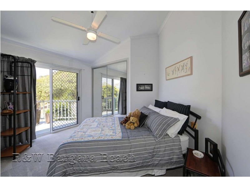 1 Hilltop Avenue, Qunaba QLD 4670