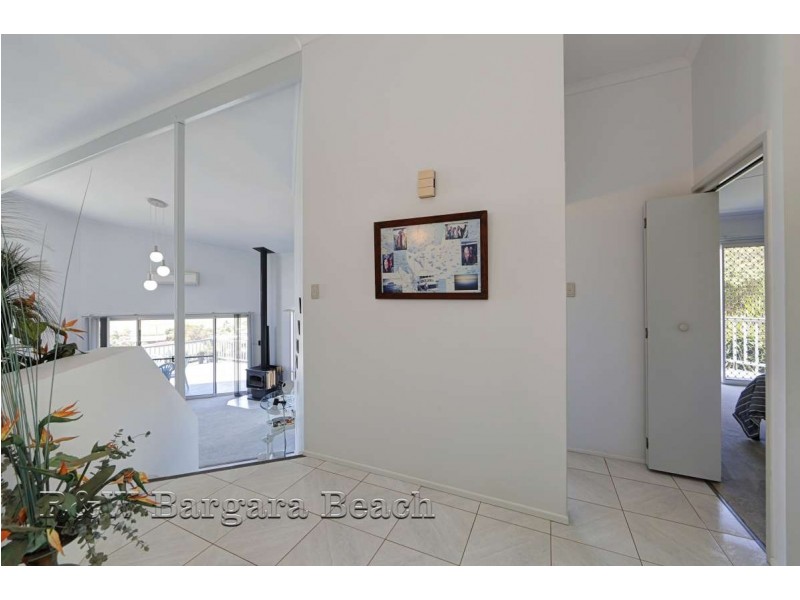 1 Hilltop Avenue, Qunaba QLD 4670