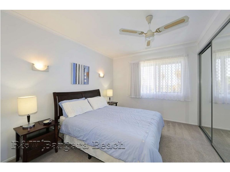 1 Hilltop Avenue, Qunaba QLD 4670