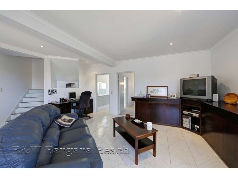 1 Hilltop Avenue, Qunaba QLD 4670