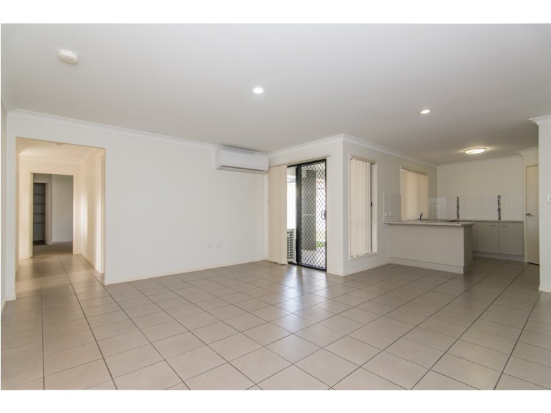 19 McCallum Close, Coral Cove QLD 4670