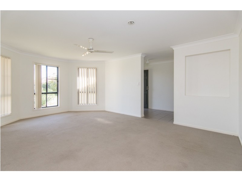 19 McCallum Close, Coral Cove QLD 4670