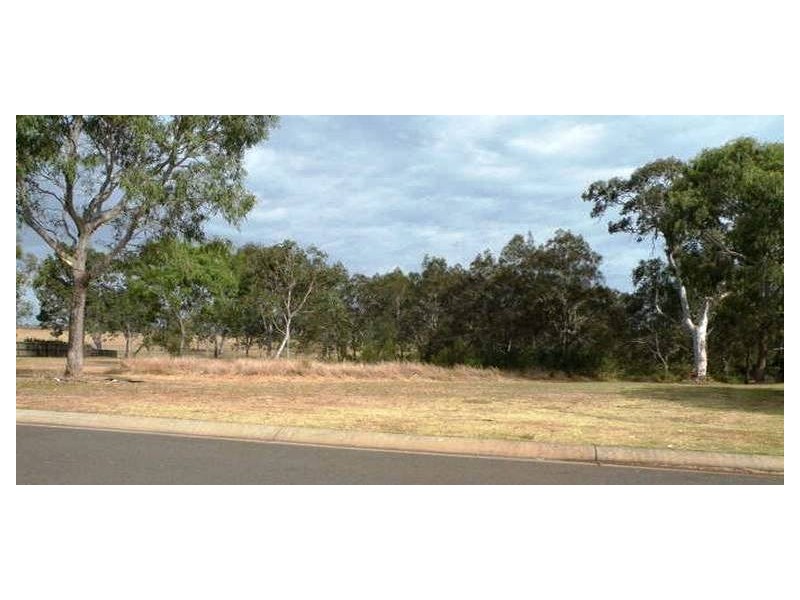 11 Raewood Close, Coral Cove QLD 4670