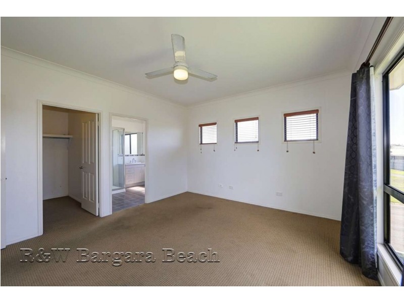 1 Robert John Circuit, Coral Cove QLD 4670