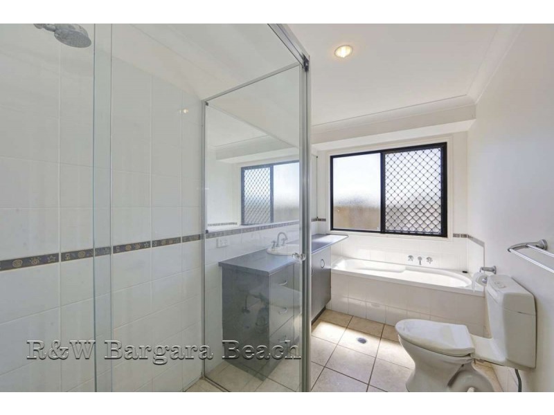 1 Robert John Circuit, Coral Cove QLD 4670