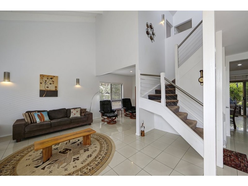 7 Majestic Place, Coral Cove QLD 4670