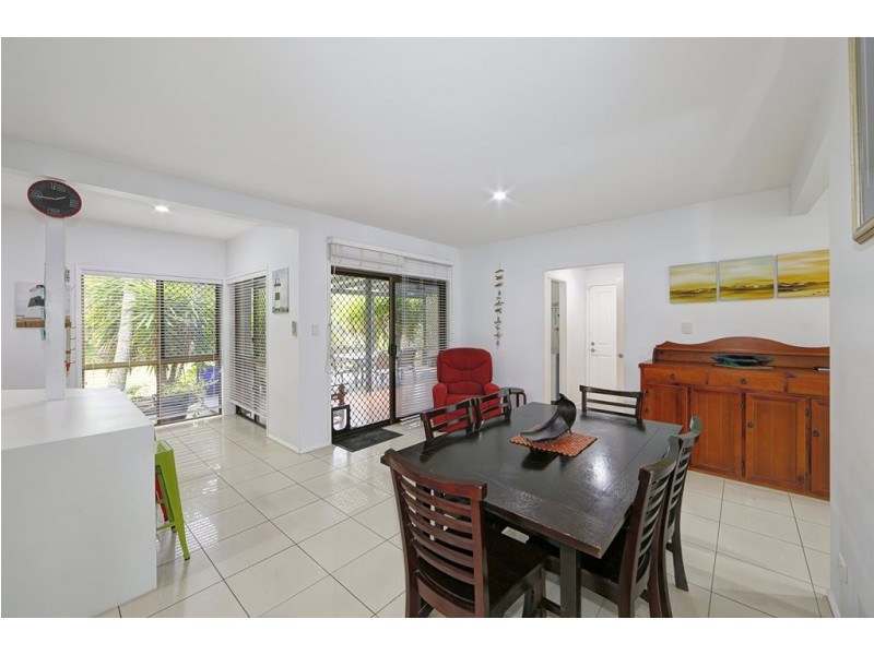 7 Majestic Place, Coral Cove QLD 4670