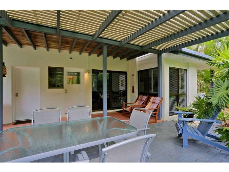 7 Majestic Place, Coral Cove QLD 4670