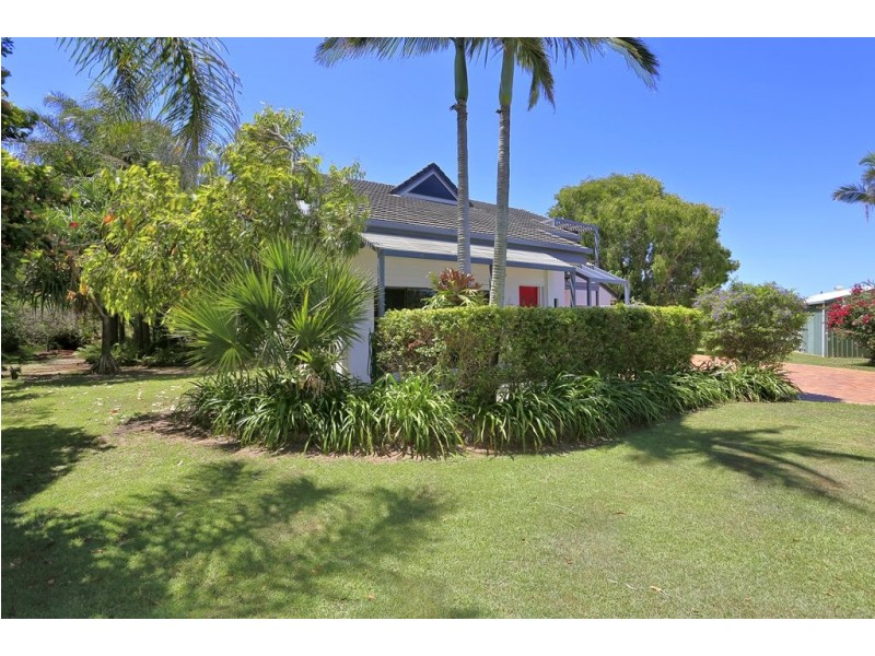 7 Majestic Place, Coral Cove QLD 4670