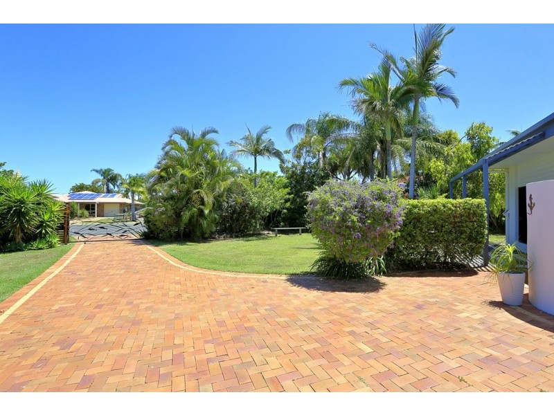 7 Majestic Place, Coral Cove QLD 4670