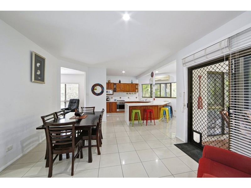 7 Majestic Place, Coral Cove QLD 4670