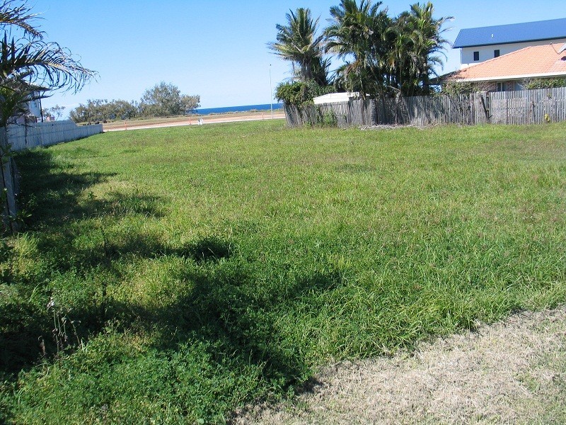 6 Mokera Street, Coral Cove QLD 4670