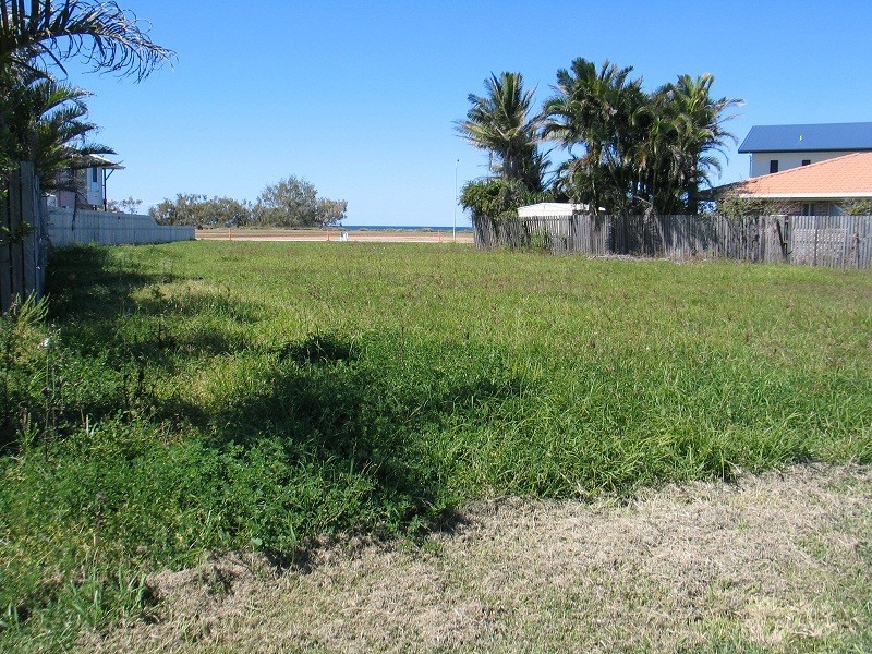 6 Mokera Street, Coral Cove QLD 4670