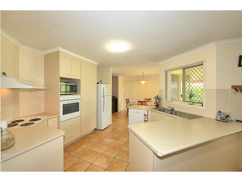 21 Peggy Drive, Coral Cove QLD 4670