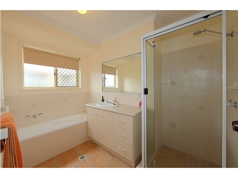 21 Peggy Drive, Coral Cove QLD 4670