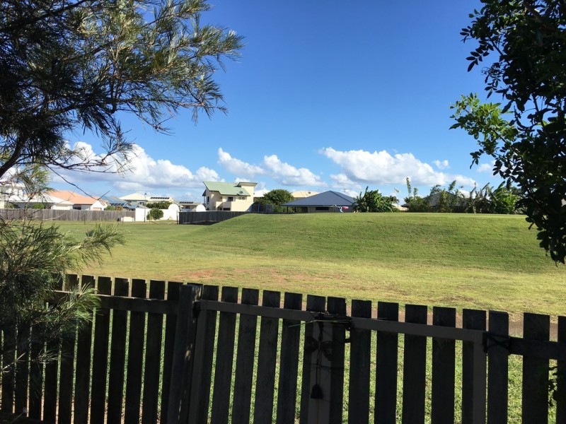 21 Peggy Drive, Coral Cove QLD 4670