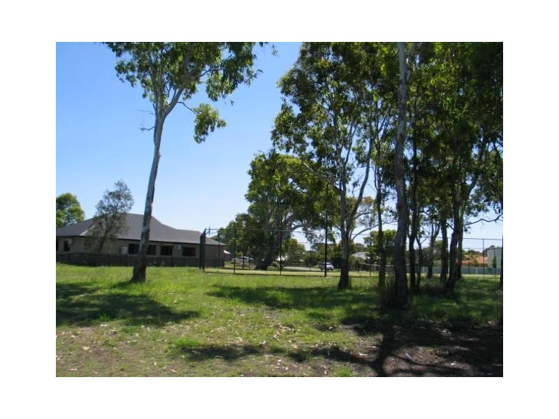 9 Betty Close, Coral Cove QLD 4670