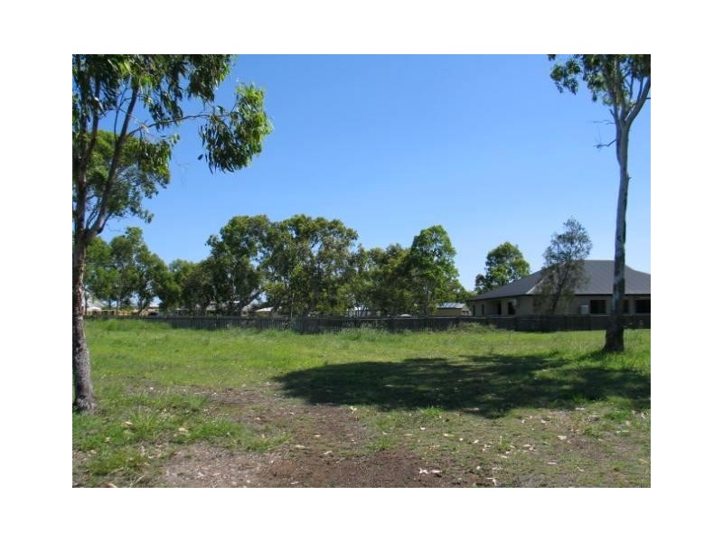 9 Betty Close, Coral Cove QLD 4670