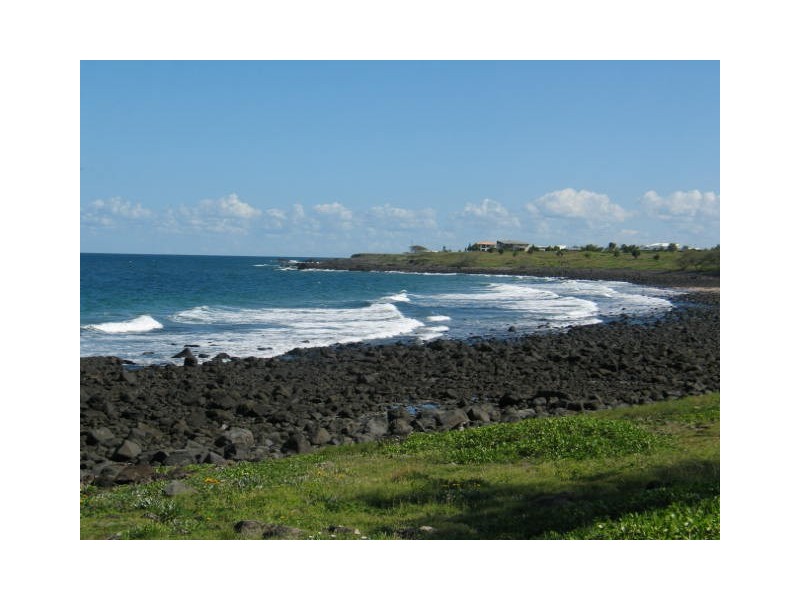 9 Betty Close, Coral Cove QLD 4670