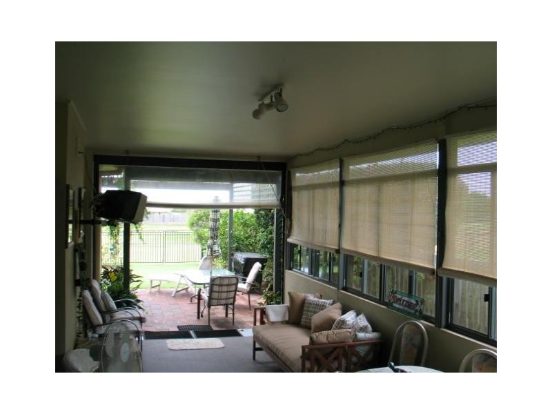 5 Robert John Circuit, Coral Cove QLD 4670