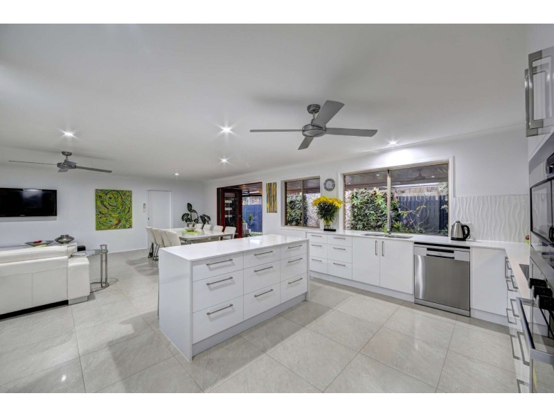 20 Fairway Drive, Bargara QLD 4670